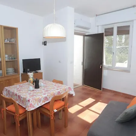Residenz Cala Di Seta Dreizimmer-wohnung Mario Fuer 5 Personen * Калазетта