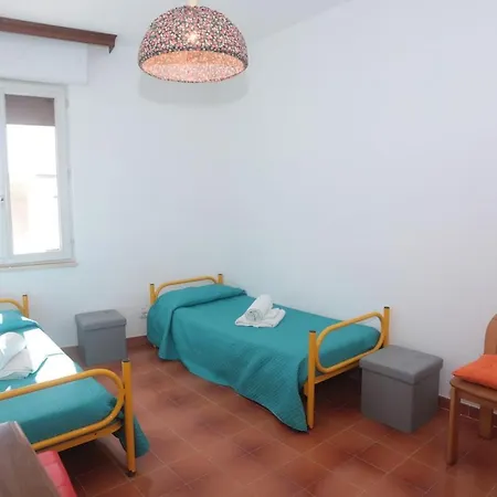 Apartment Residenz Cala Di Seta Dreizimmer-wohnung Mario Für 5 Personen *